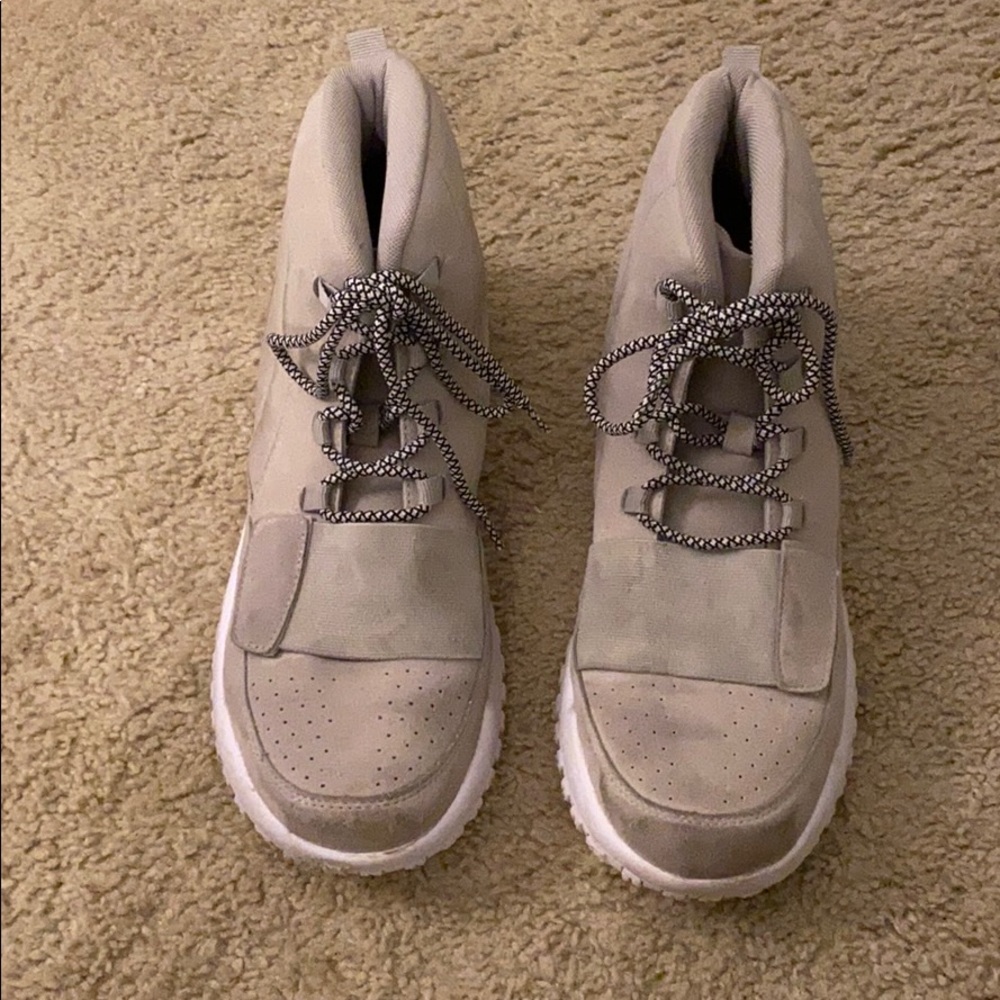 Men’s high top shoes